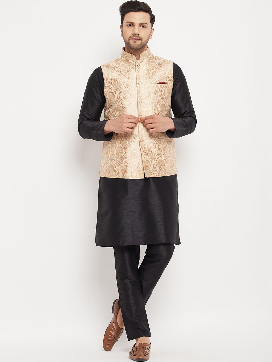 

VASTRAMAY Straight Kurta with Pyjamas & Nehru Jacket, Black