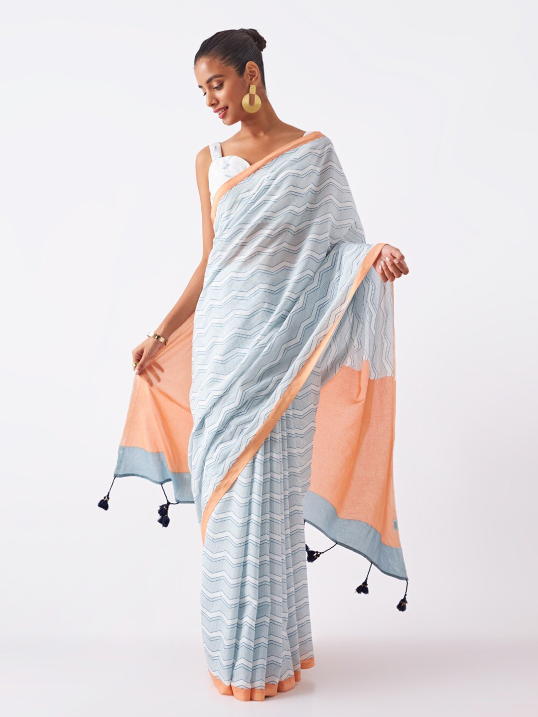 

Taneira Geometric Printed Pure Cotton Saree, Off white