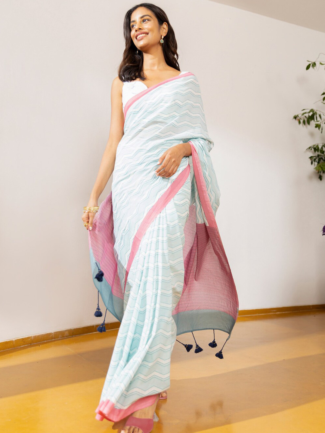 

Taneira Striped Pure Cotton Saree, Off white