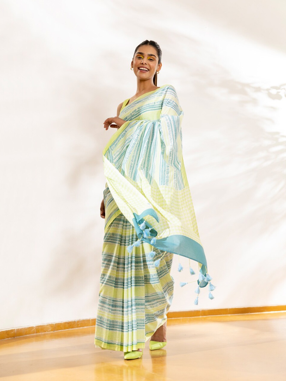 

Taneira Geometric Printed Pure Cotton Saree, Blue