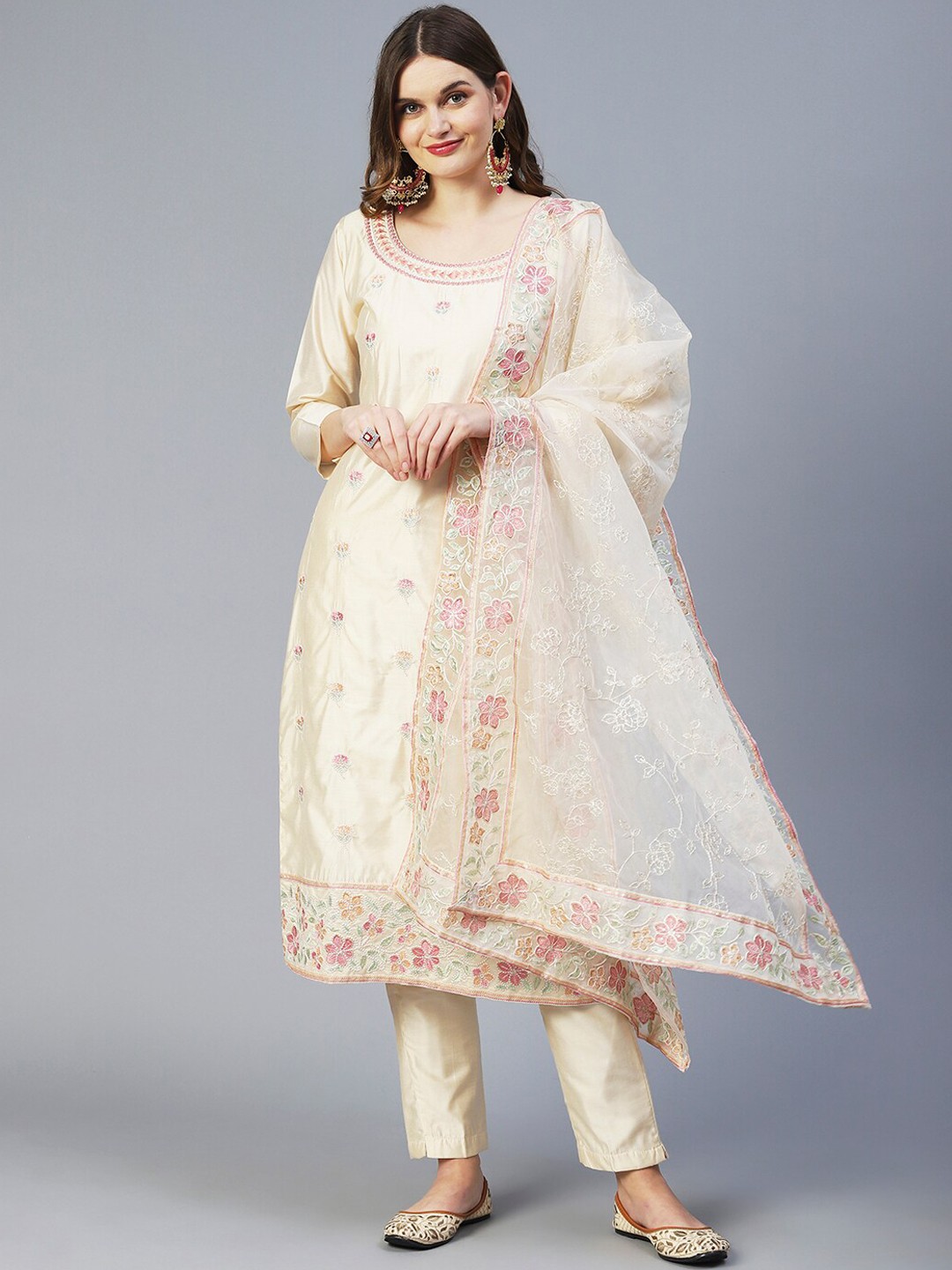 

Envy Me by FASHOR Floral Embroidered Chanderi Silk Kurta With Trousers & Dupatta, Cream