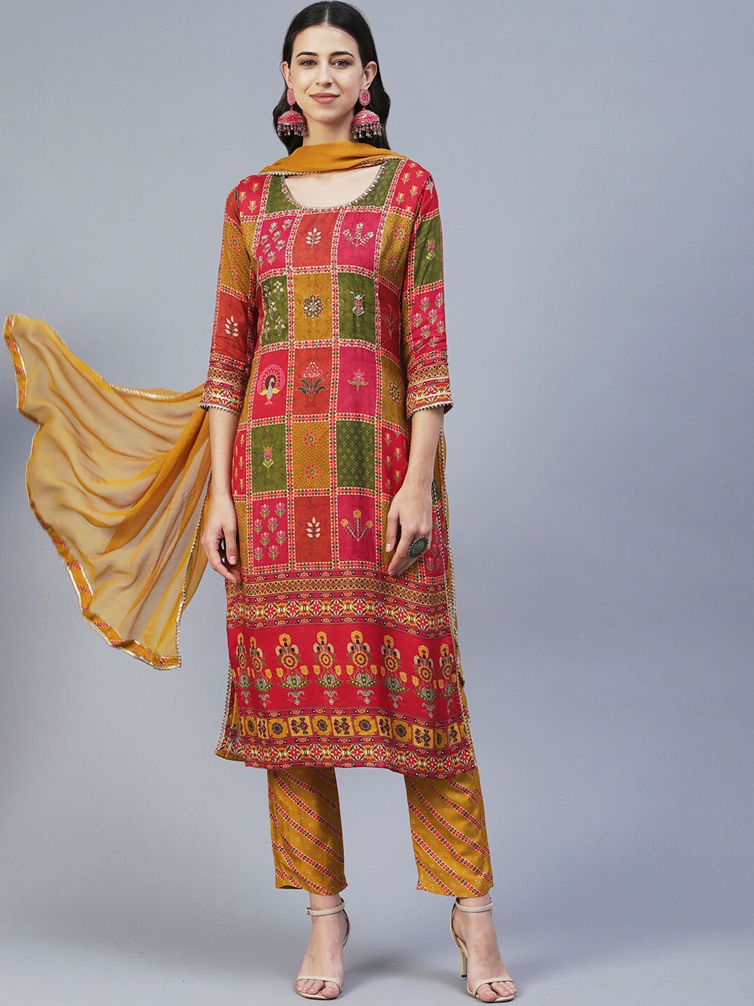 

Envy Me by FASHOR Floral Printed Sequined Kurta With Trousers & Dupatta, Red