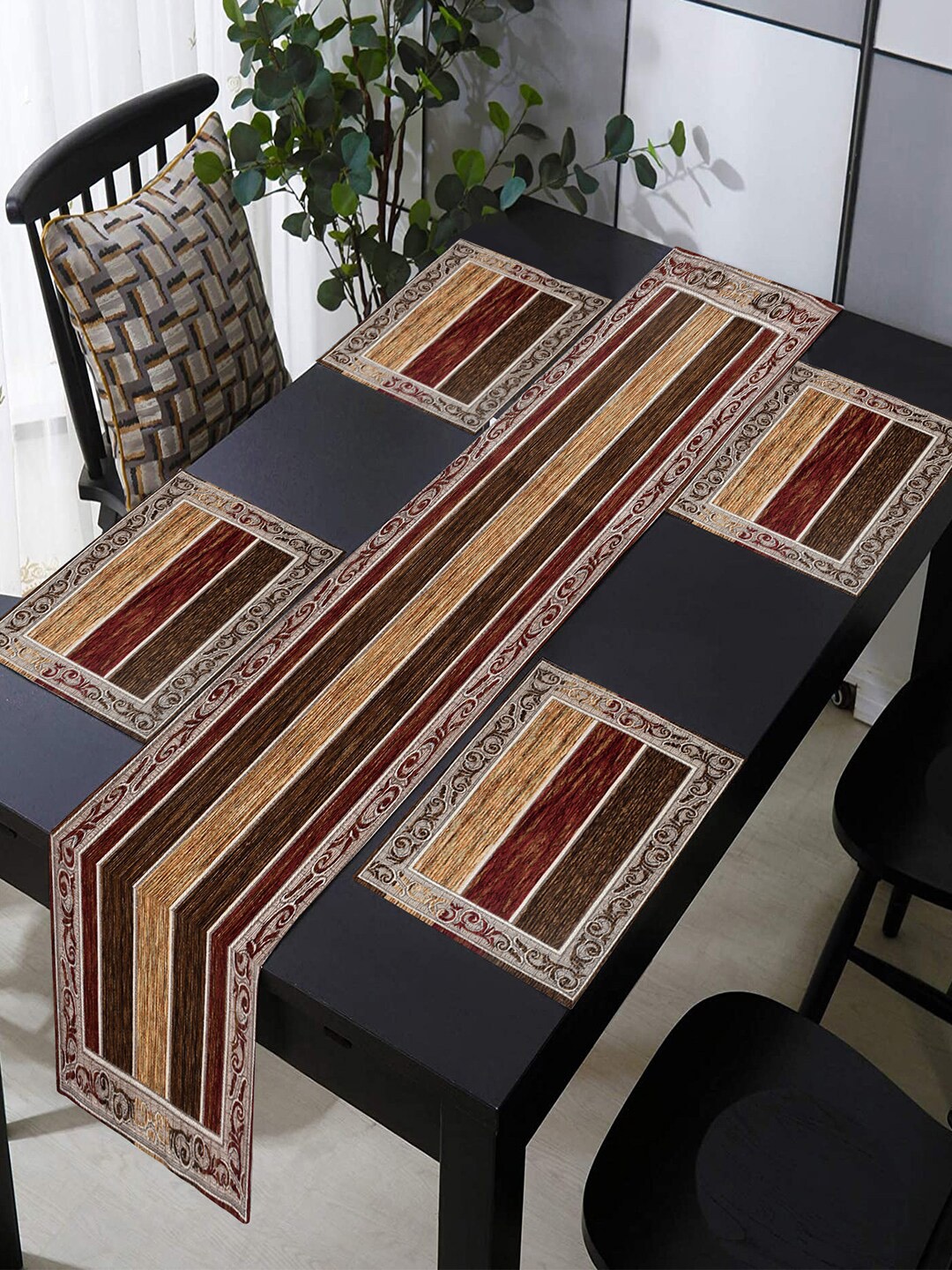 

Kuber Industries Maroon & Beige Printed Table Runner With 6-Pcs Placements