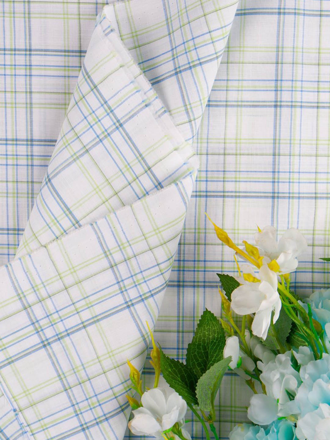 

Ramraj Men Unstiched Checked Shirt Clothing Fabric, White