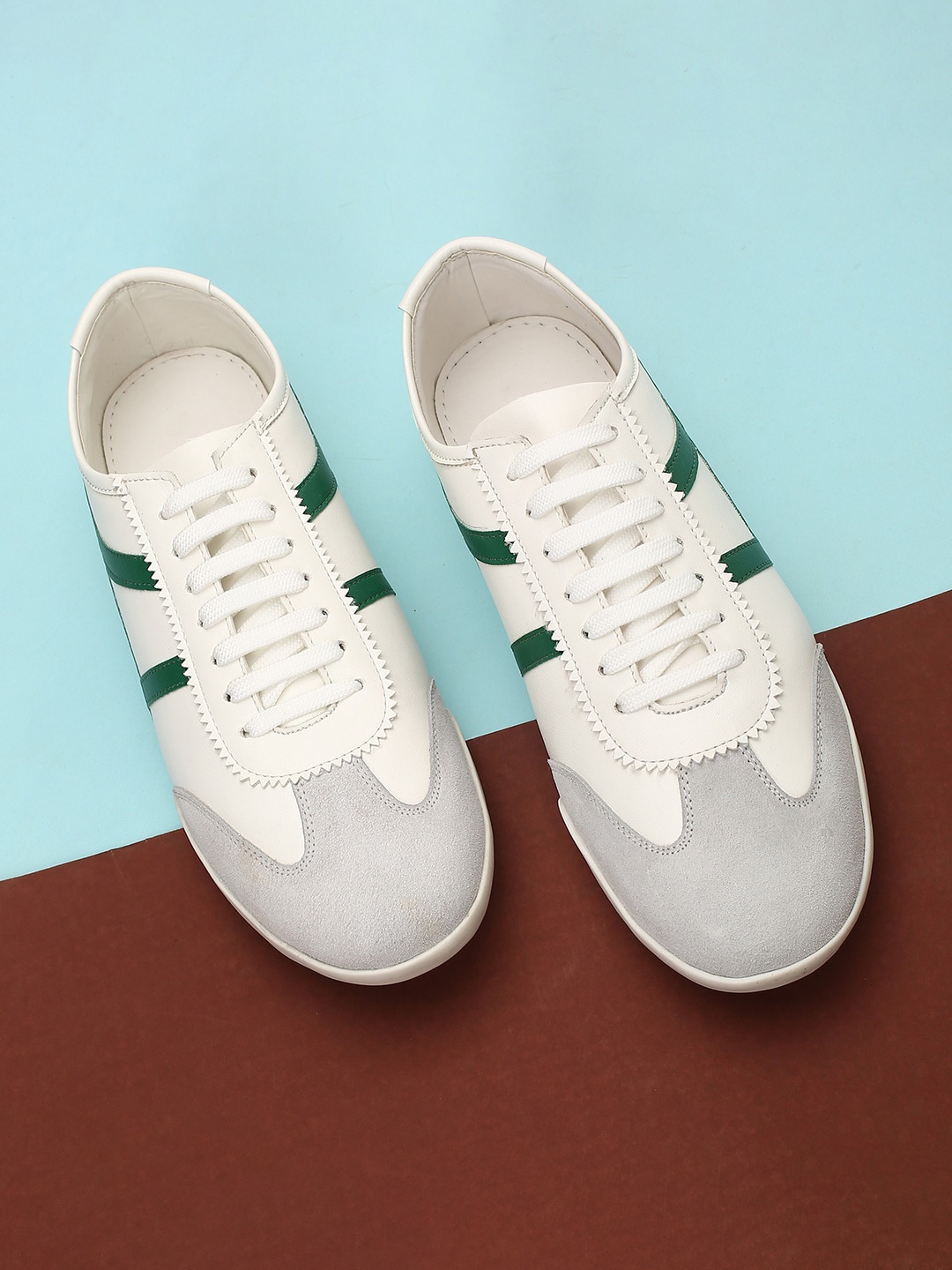

max Men Striped Lace Up Round Toe Sneakers, White