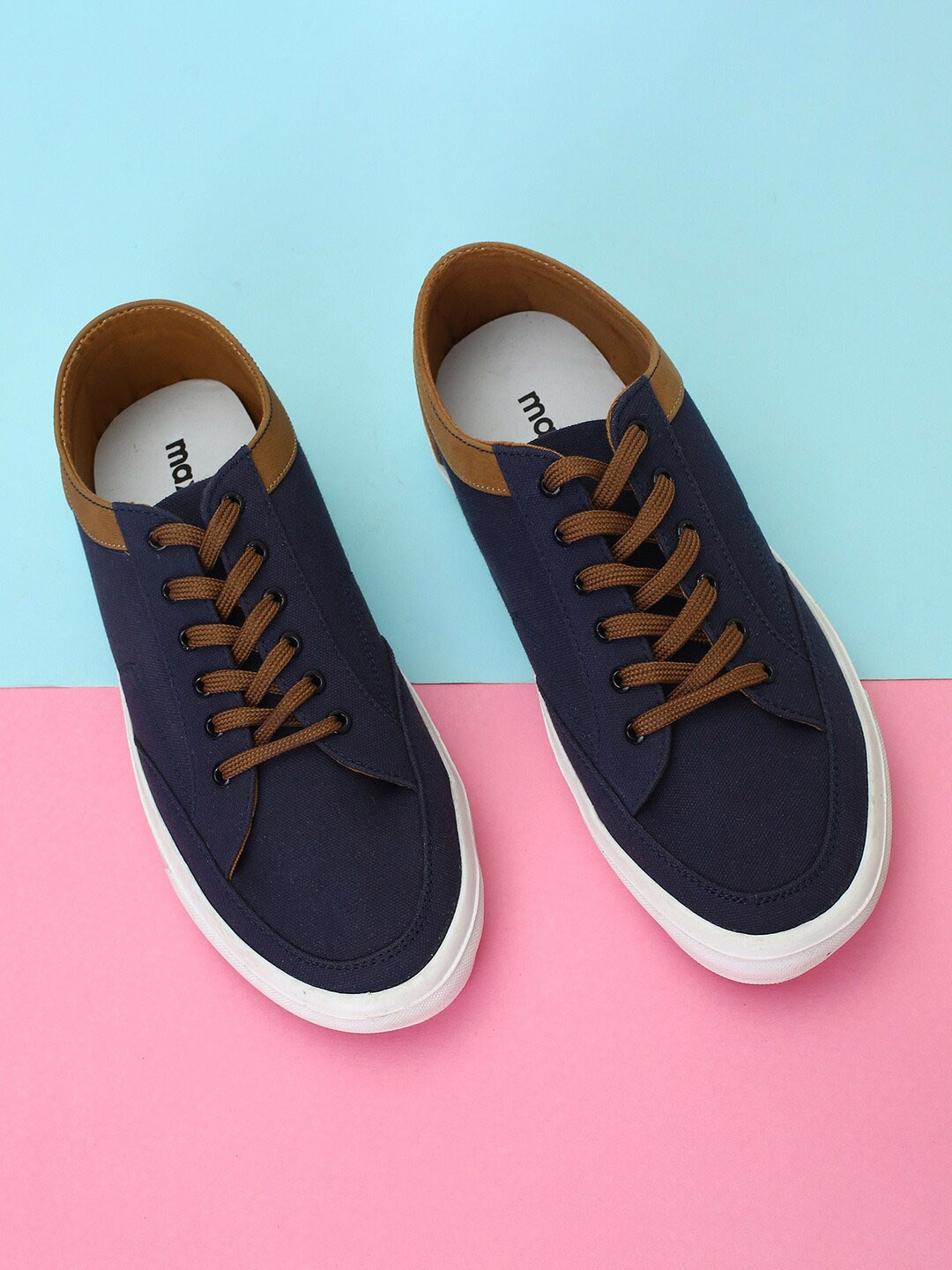 

max Men Lace Up Round Toe Sneakers, Blue