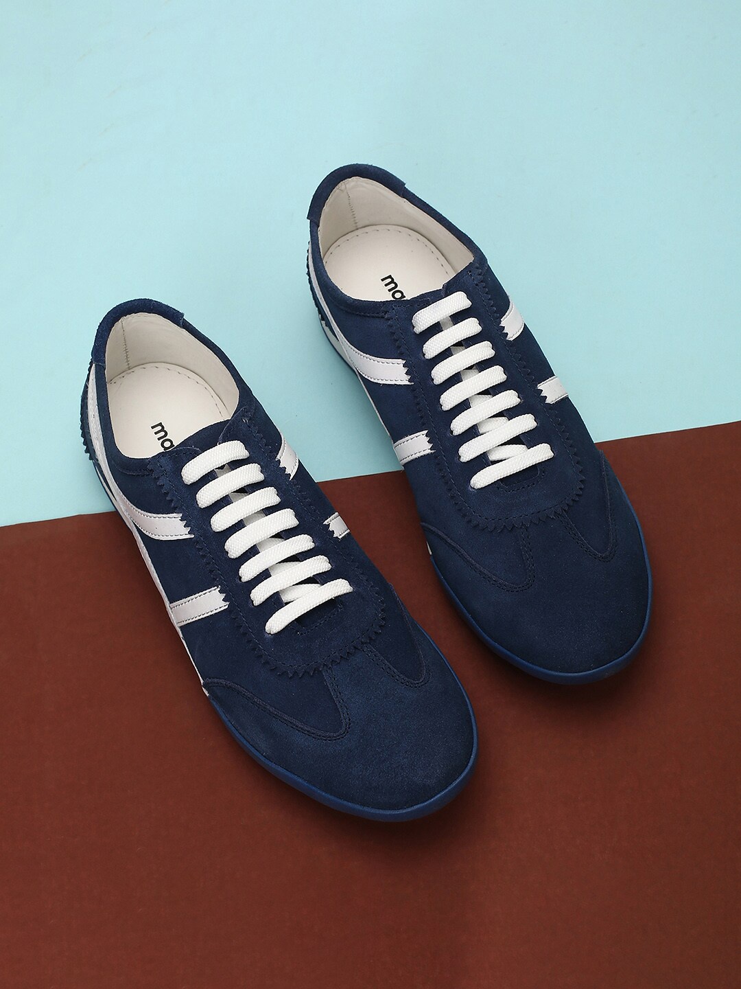 

max Men Lace Up Round Toe Woven Design Sneakers, Navy blue