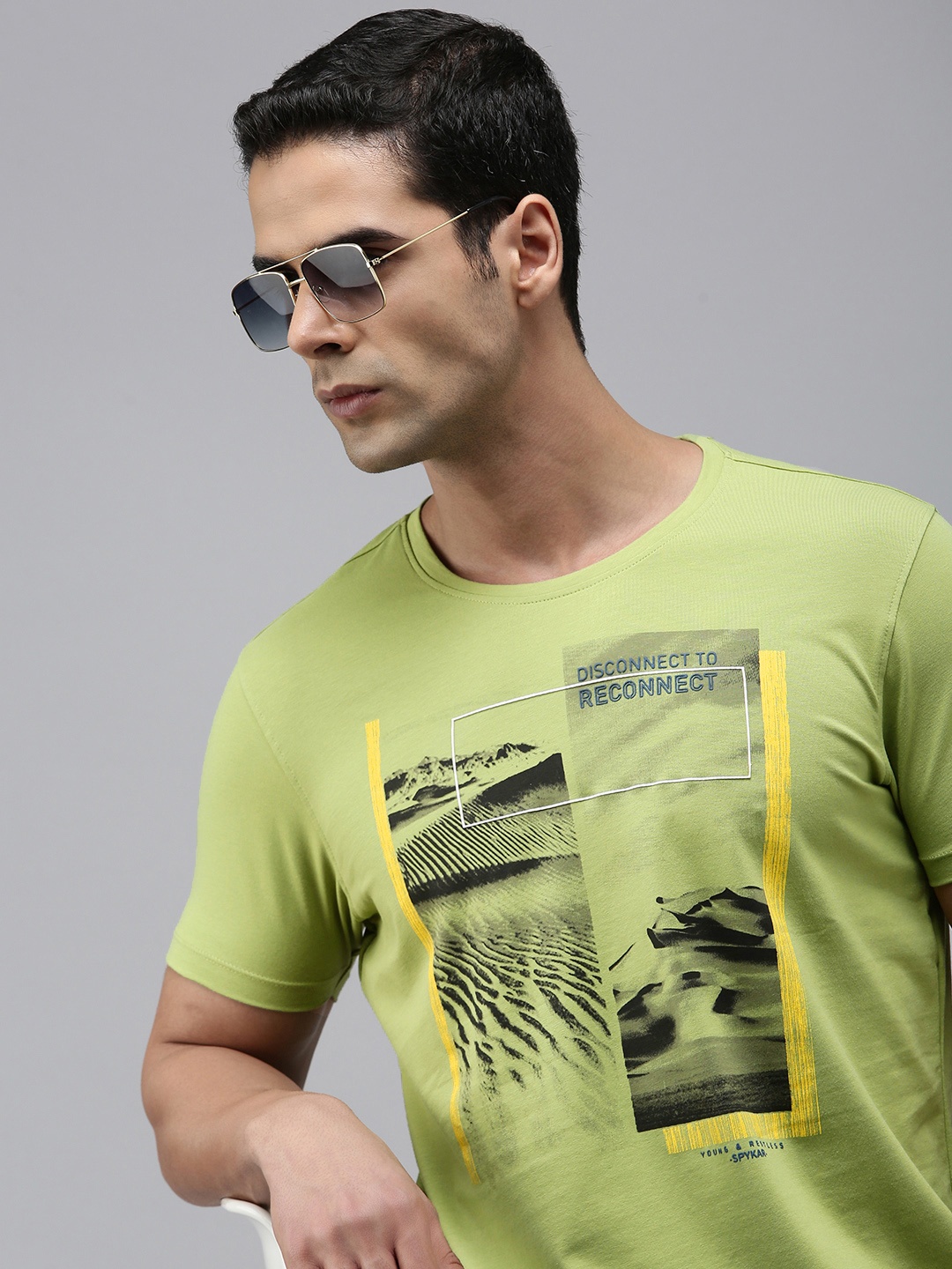 

SPYKAR Men Graphic Printed Slim Fit T-shirt, Green