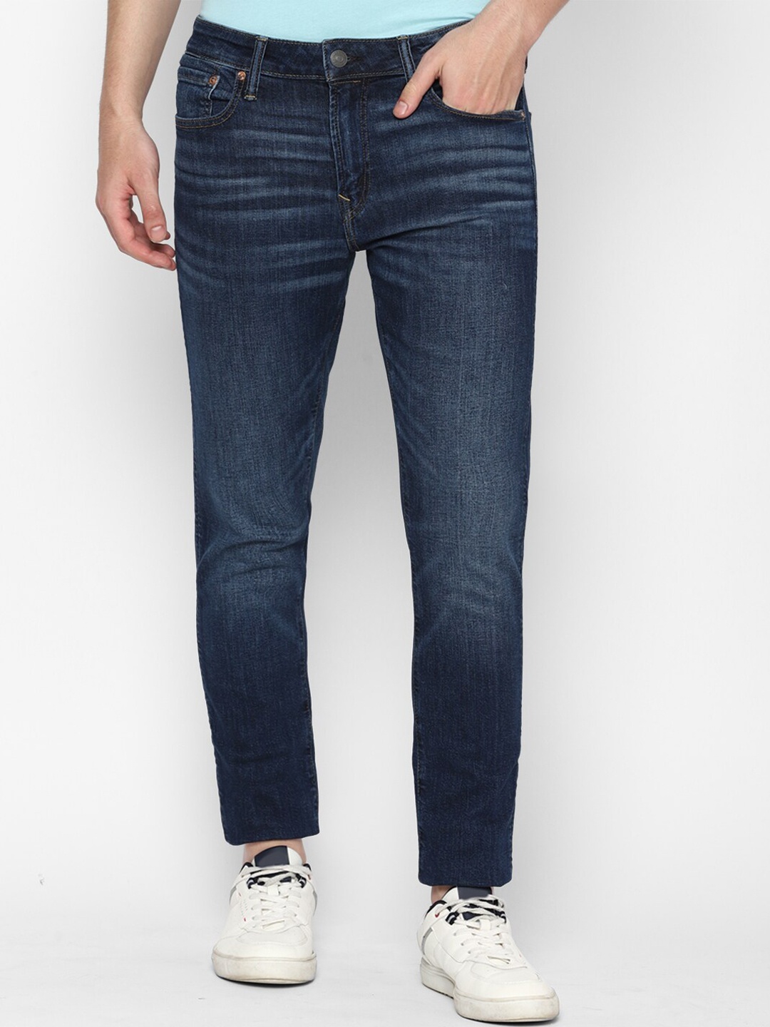 

AMERICAN EAGLE OUTFITTERS Men Blue Low Distress Light Fade Jeans