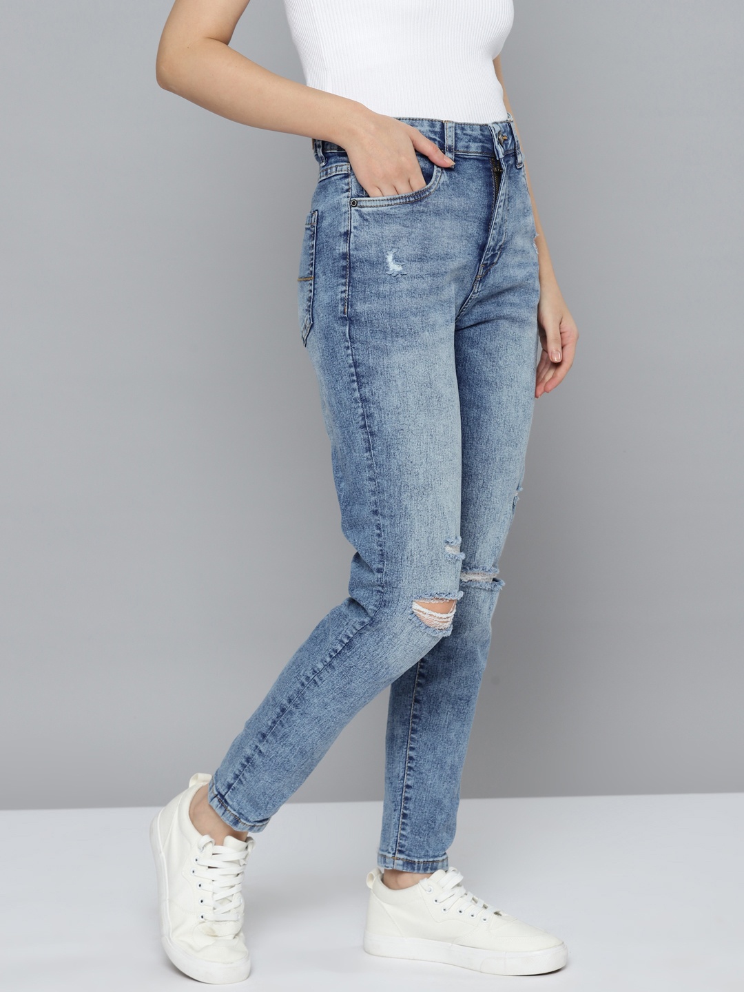 

Mast & Harbour Women Skinny Fit Slash Knee Light Fade Stretchable Jeans, Blue