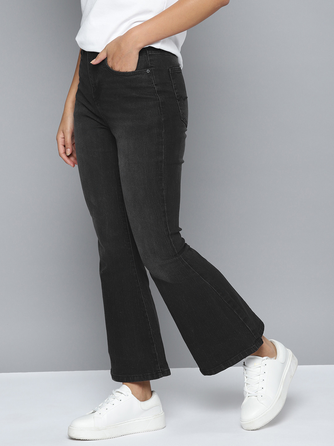 

Mast & Harbour Women Flared Light Fade Stretchable Jeans, Charcoal
