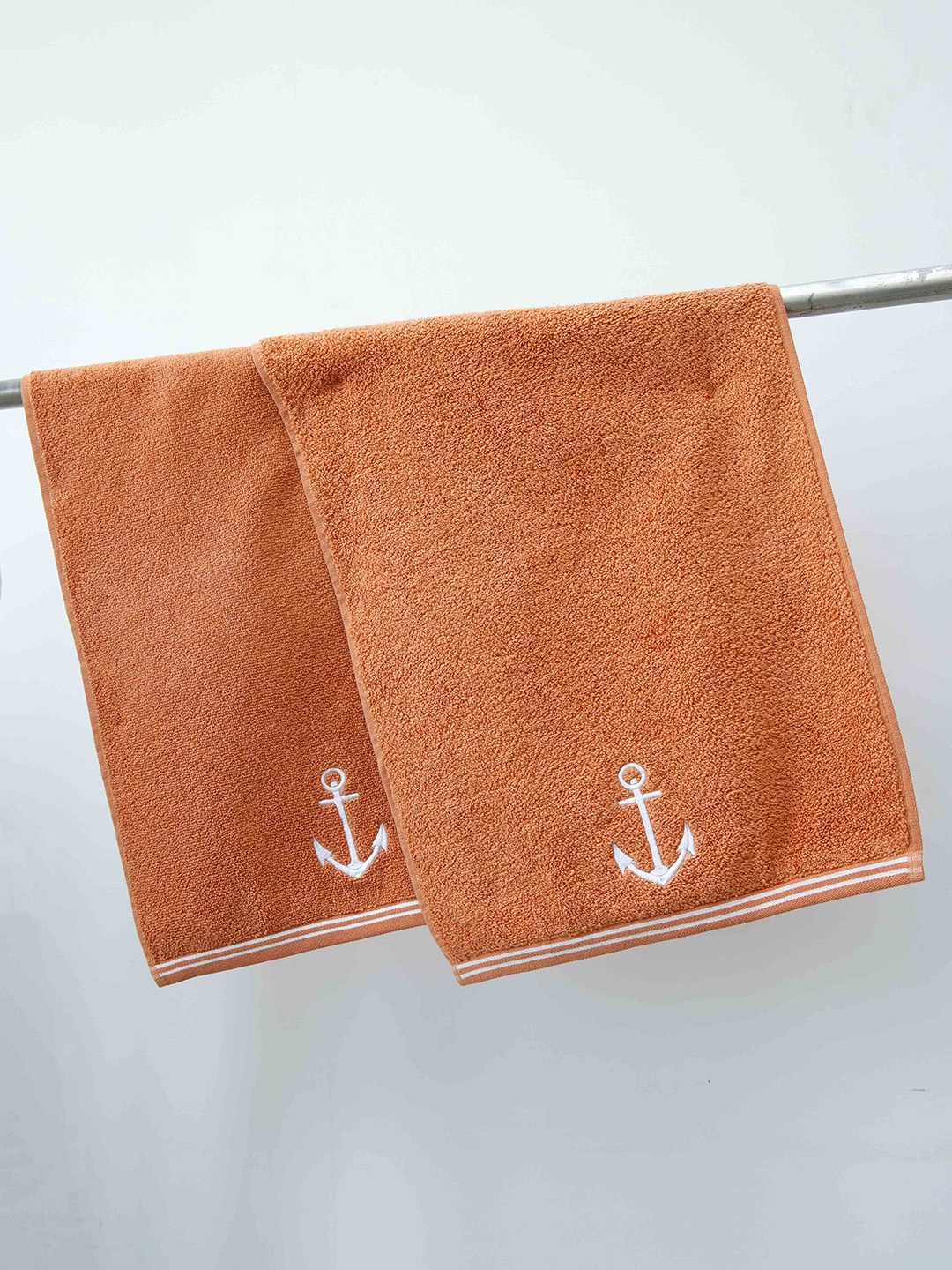 

Ariana 2 Pcs Peach-Coloured Printed Detail Cotton 550 GSM Hand Towels