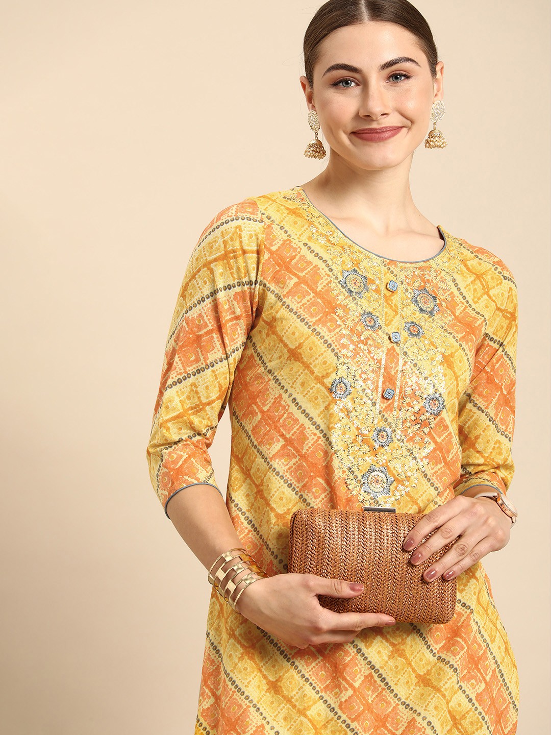 

Anouk Pure Cotton Floral Embroidered Kurta, Yellow