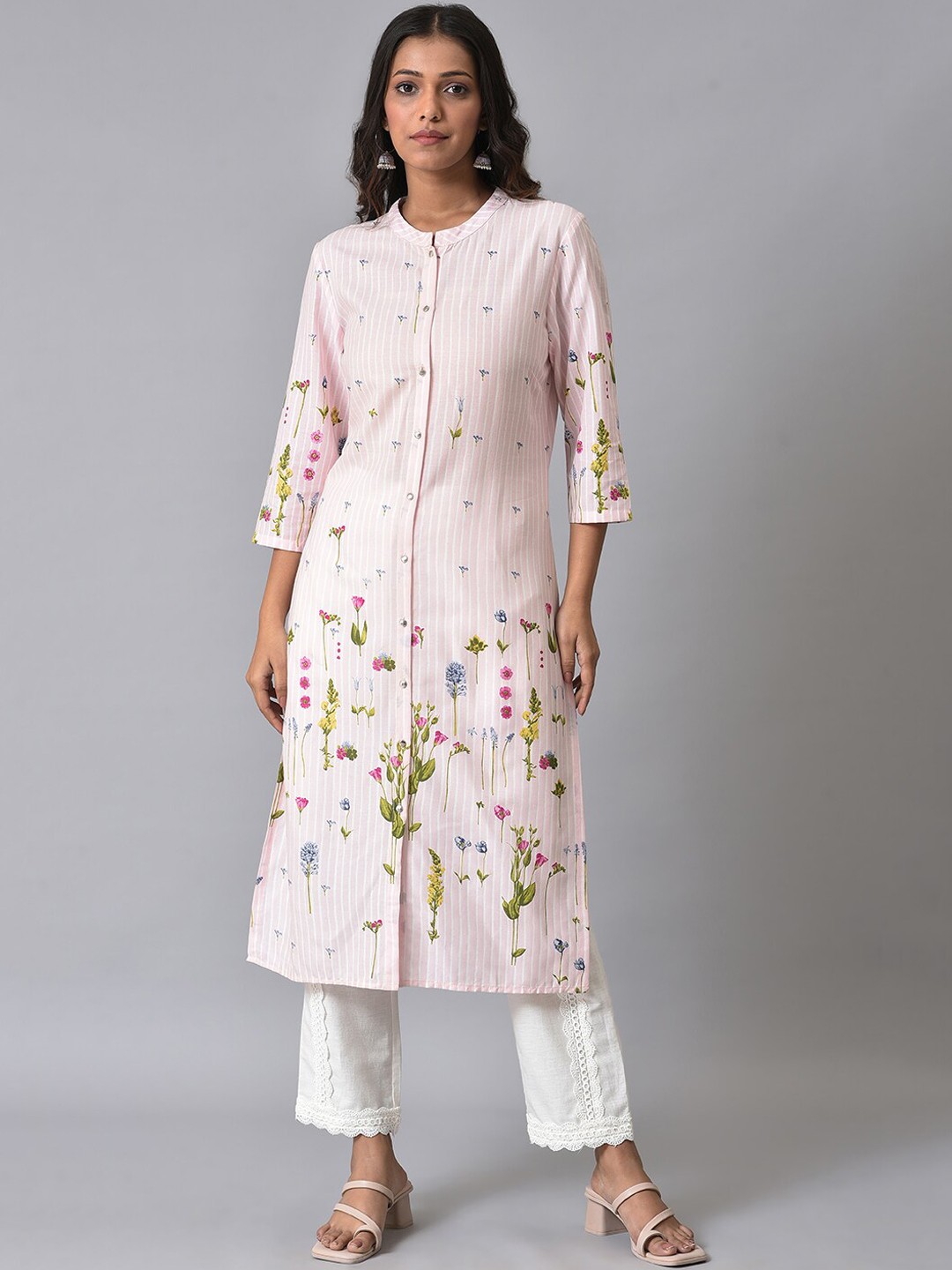 

W Floral Printed Mandarin Collar Straight Kurta With Trousers, Pink