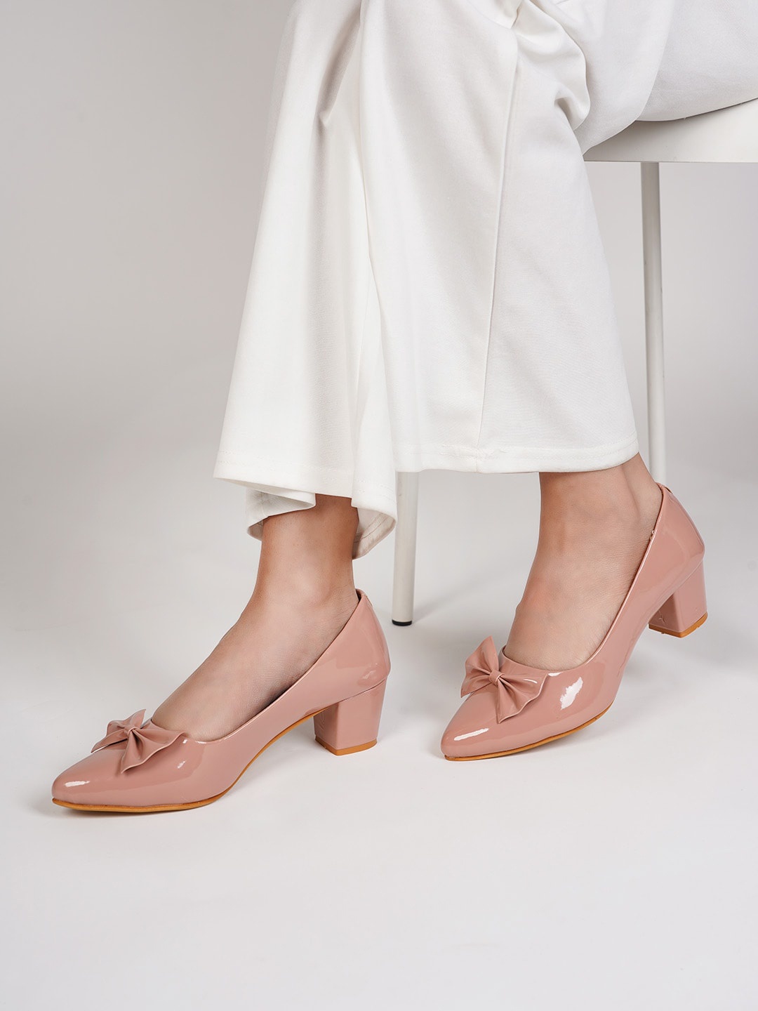

SCENTRA Pointed Toe Block Pumps with Bows, Pink