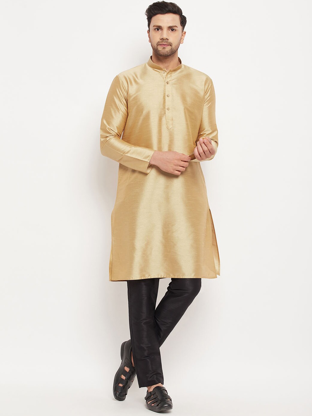 

VASTRAMAY Mandarin Collar Straight Kurta with Pyjamas, Gold