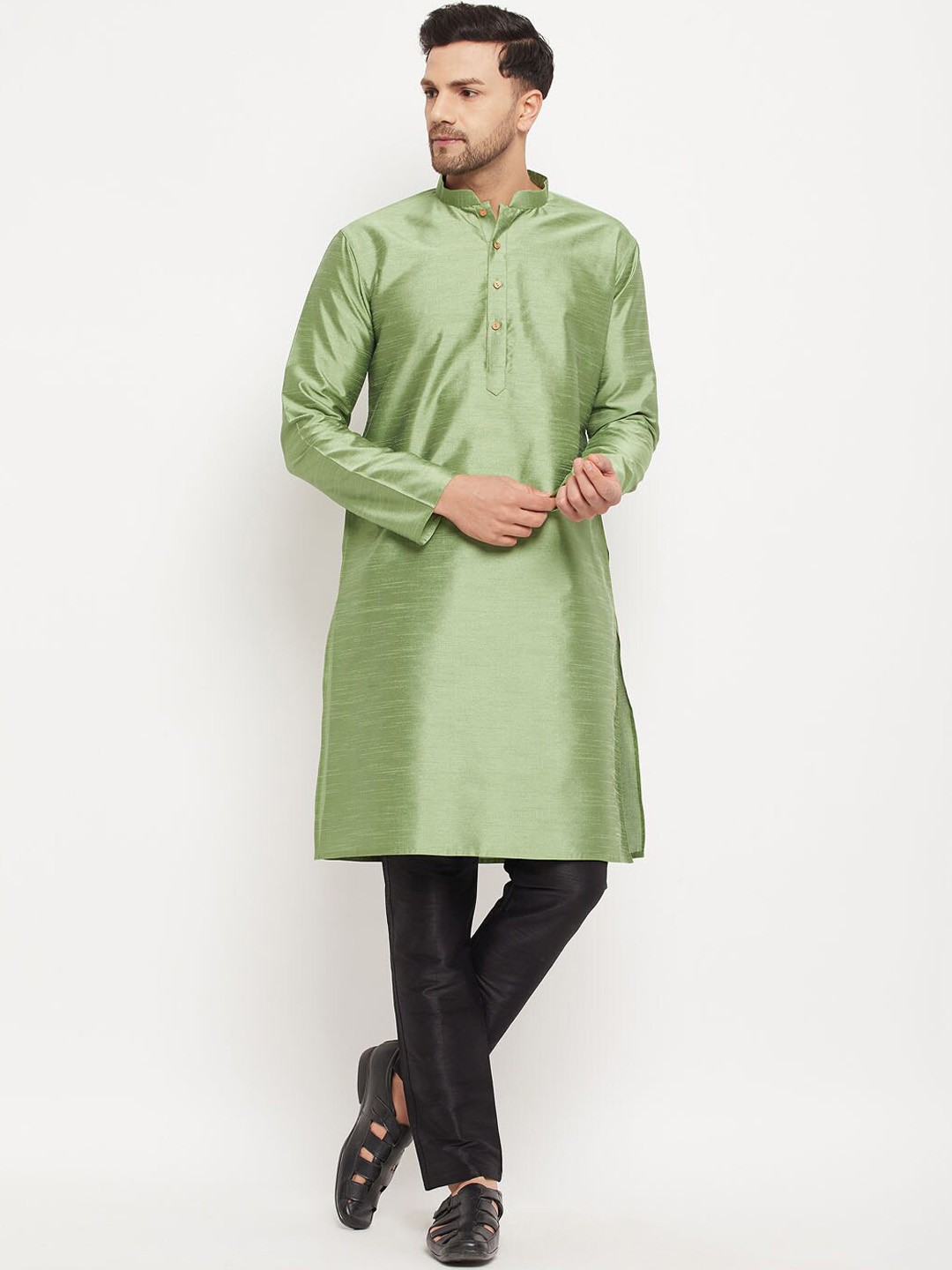 

VASTRAMAY Mandarin Collar Straight Kurta with Trousers, Green