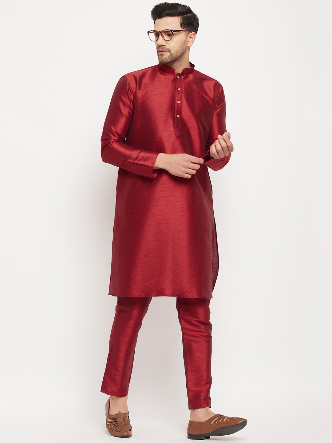 

VASTRAMAY Mandarin Collar Silk Blend Kurta With Trousers, Maroon