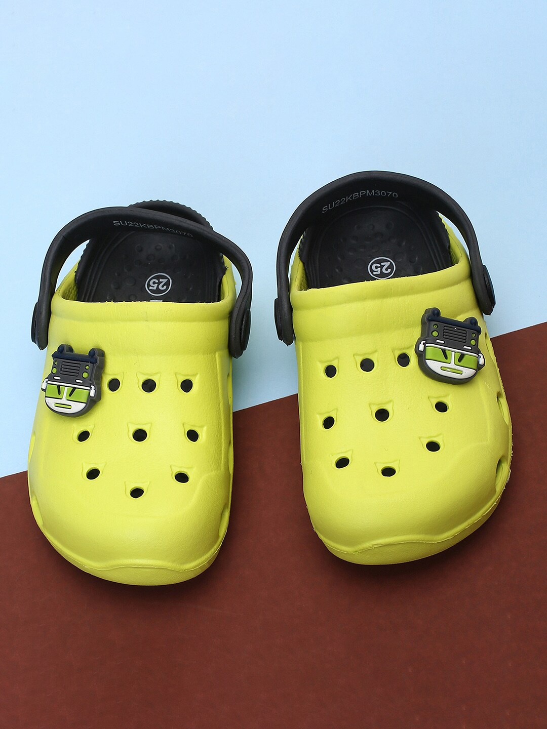 

max Boys Embellished Rubber Clogs, Fluorescent green