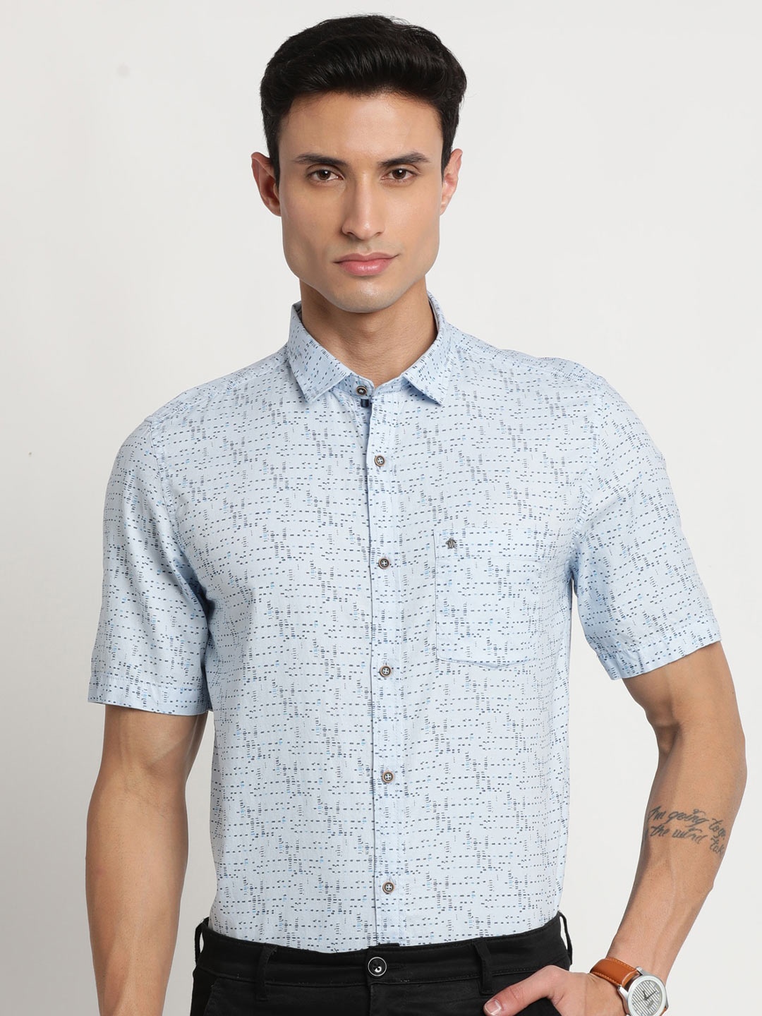 

Turtle Relaxed Slim Fit Micro Ditsy Printed Pure Cotton Casual Shirt, Blue