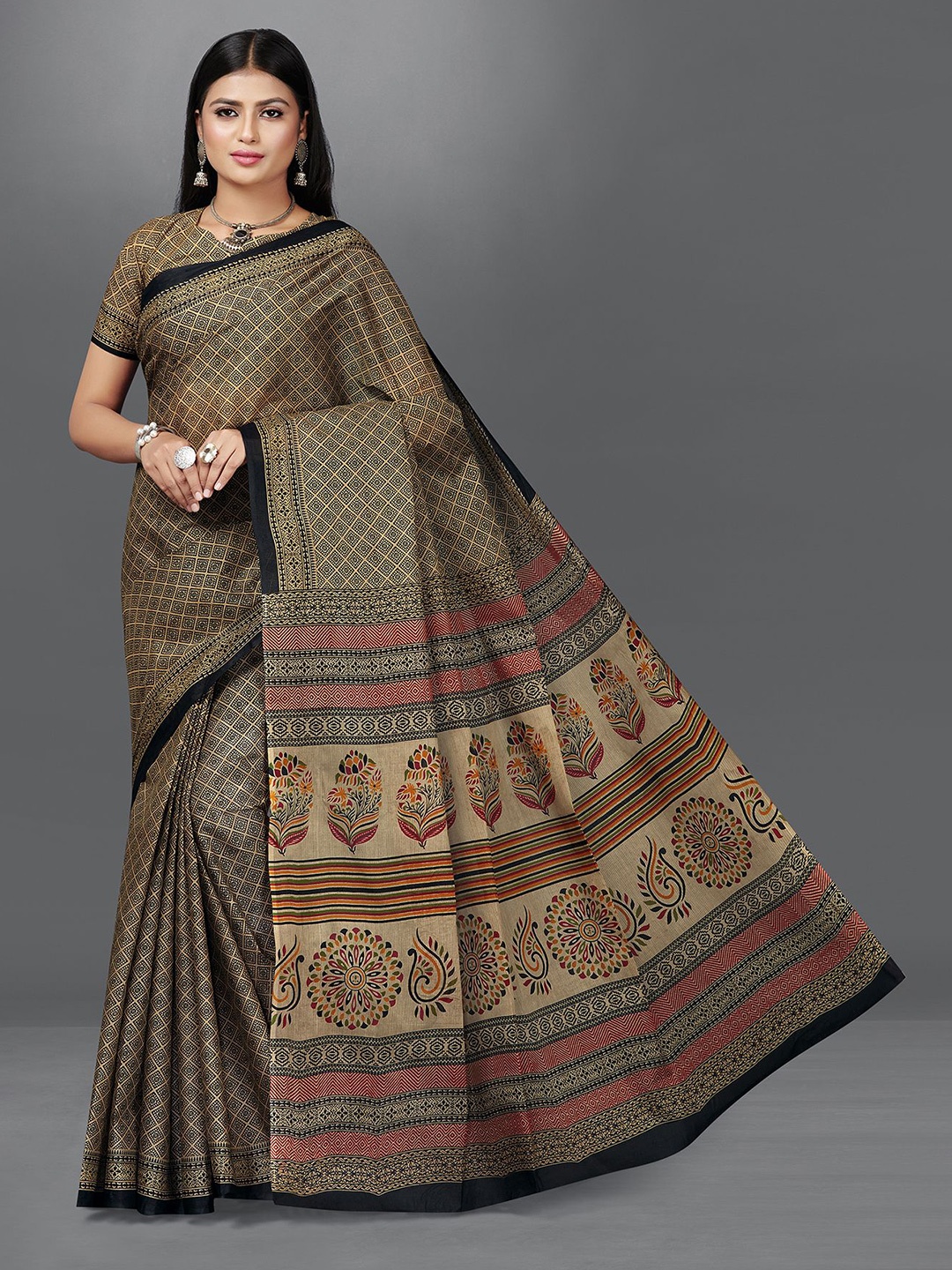 

SHANVIKA Geometric Printed Pure Cotton Block Print Saree, Beige