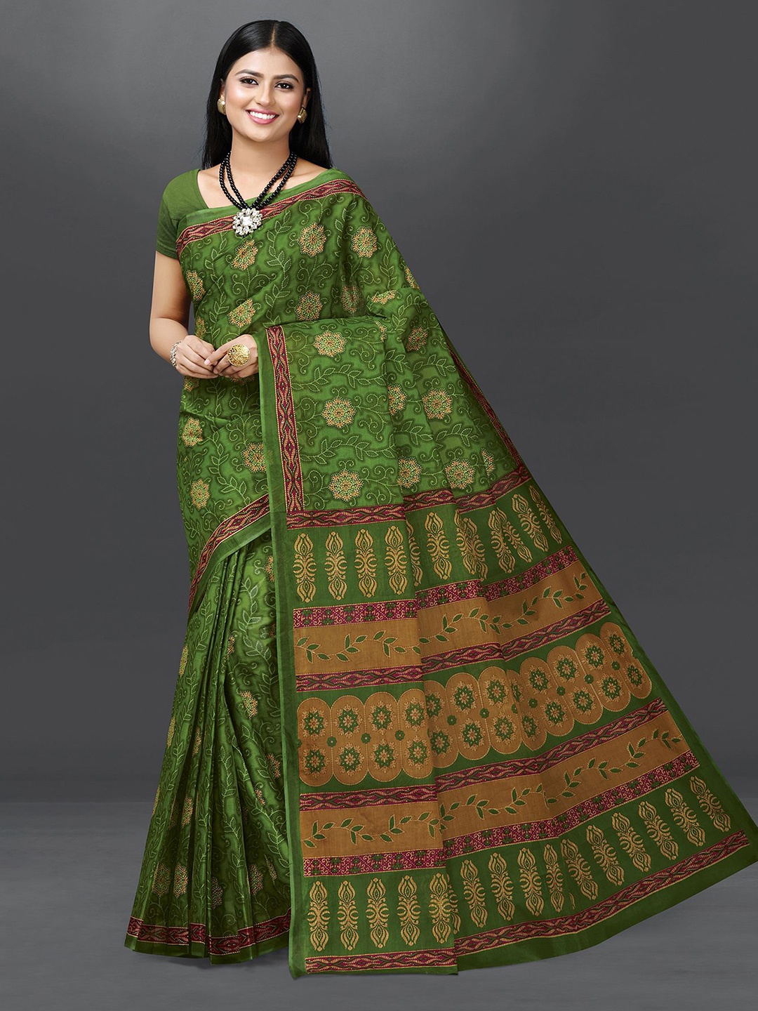 

SHANVIKA Floral Pure Cotton Block Print Saree, Green