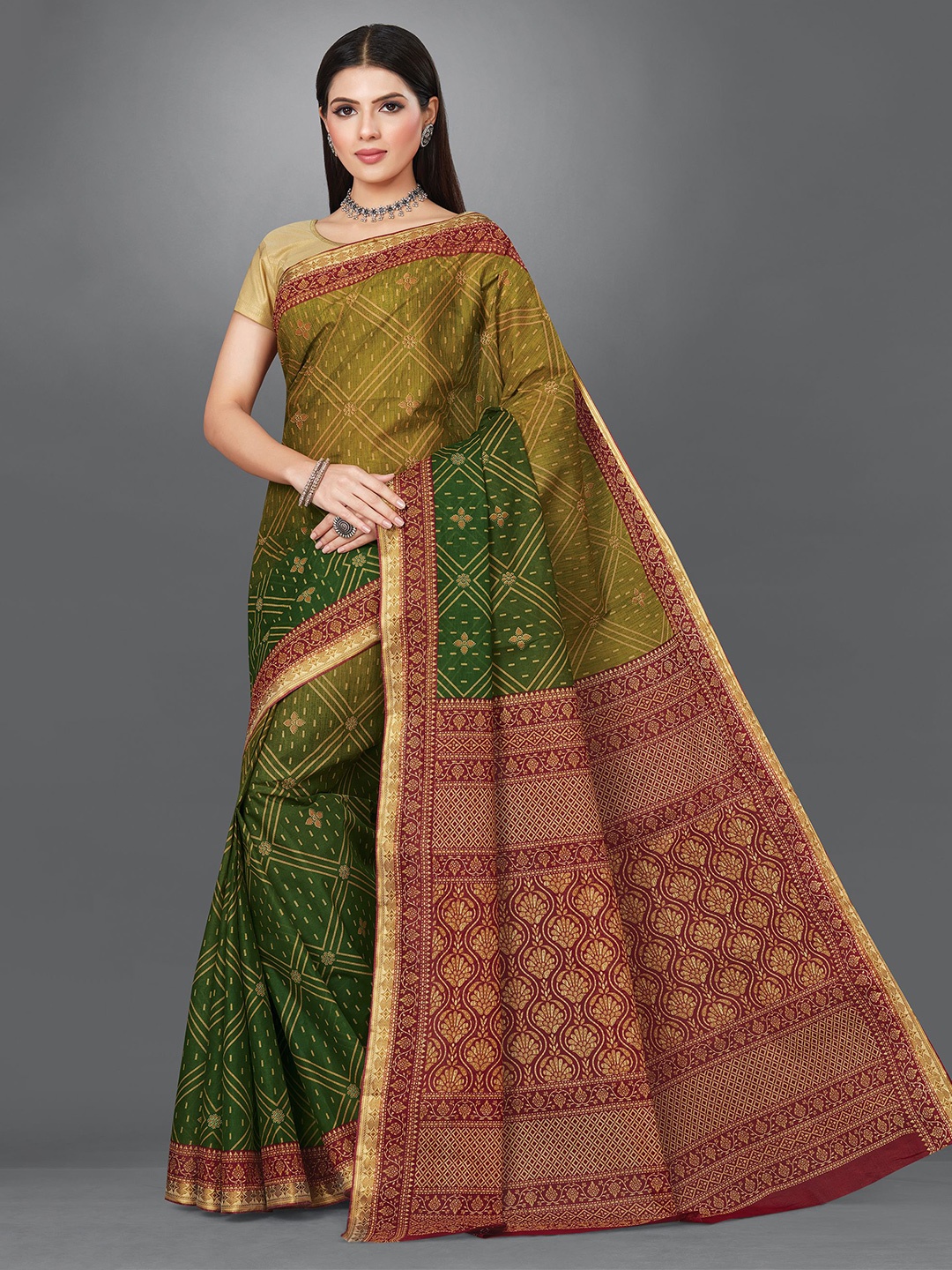 

SHANVIKA Pure Cotton Geometric Block Printed Saree, Green