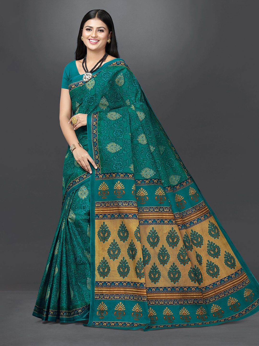 

SHANVIKA Floral Printed Pure Cotton Block Print Saree, Green