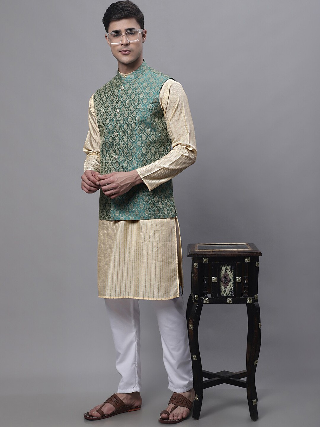

Jompers Striped Thread Work Jaquard Kurta with Pyjamas & Nehru Jacket, Green