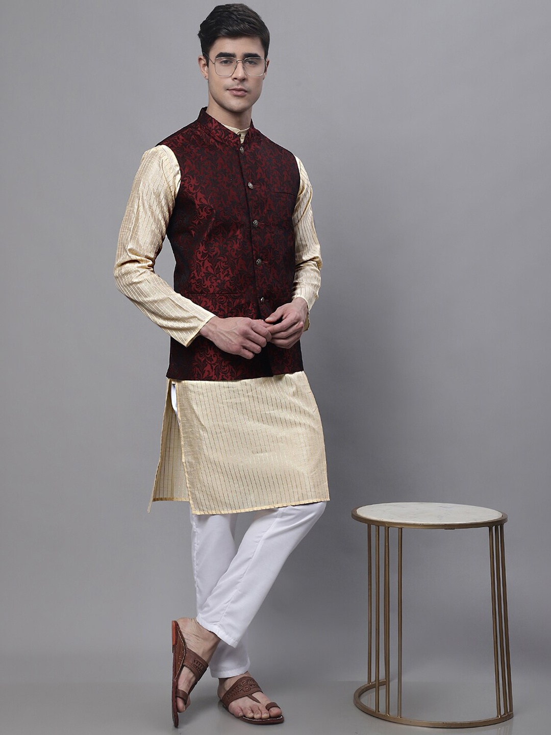 

Jompers Striped Thread Work Kurta with Pyjamas & Nehru Jacket, Maroon