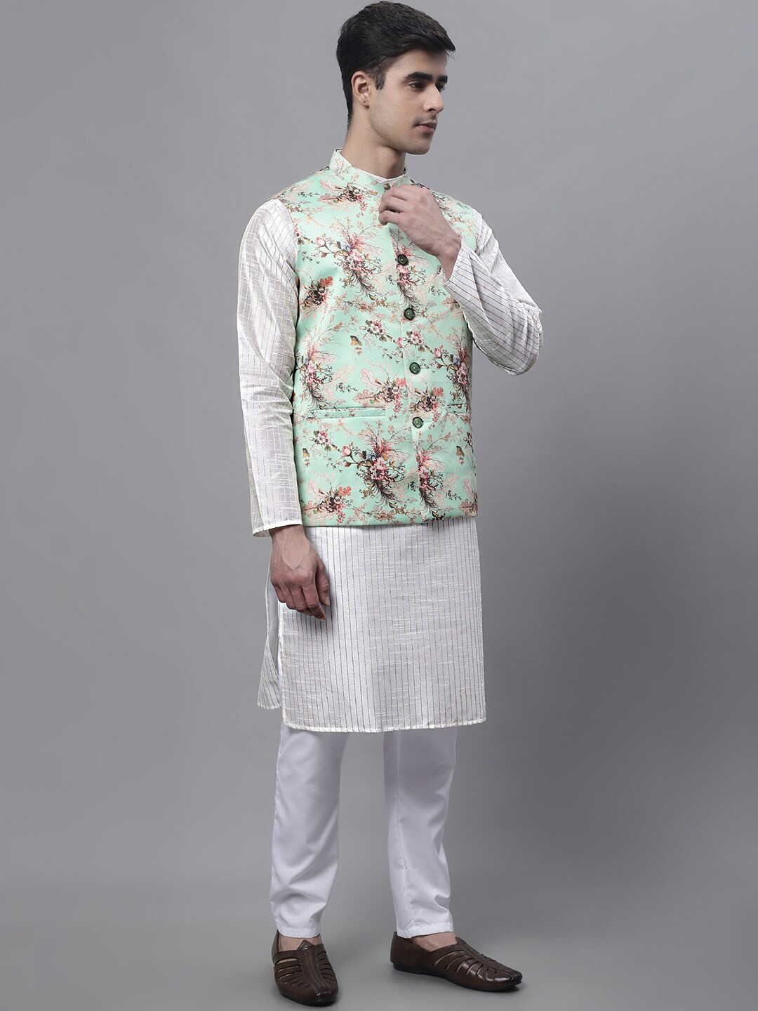 

Jompers Striped Thread Work Kurta with Pyjamas & Nehru Jacket, Off white