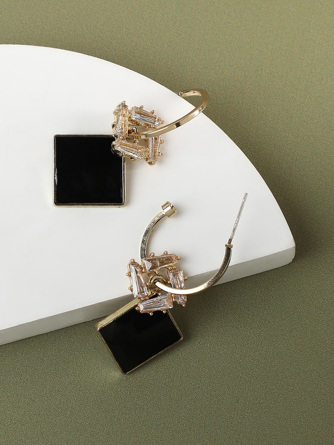 

SOHI Gold-Plated Stone Studded Drop Earrings