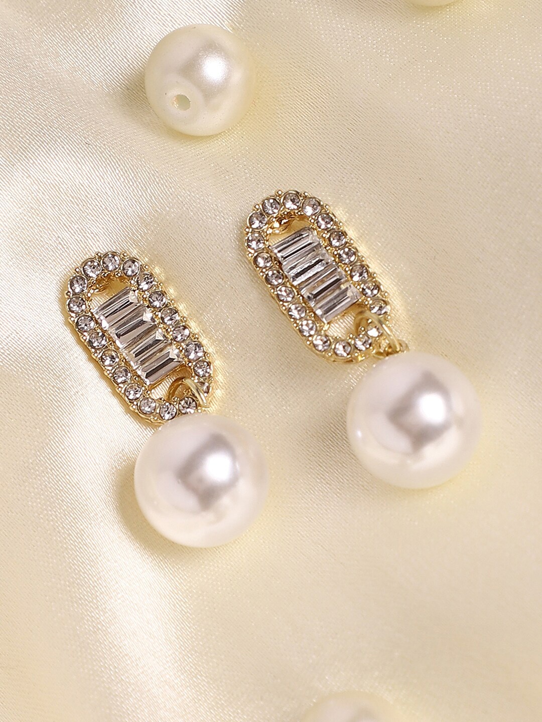 

SOHI Gold-Plated Drop Earrings