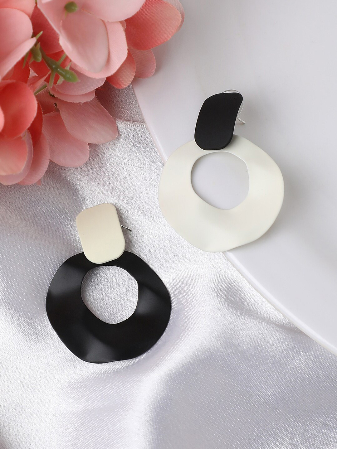 

SOHI Silver-Plated Contemporary Drop Earrings, Black