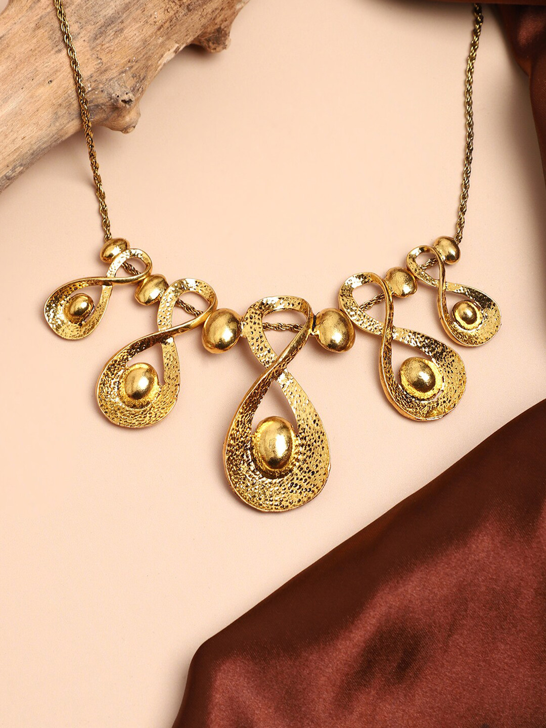 

SOHI Gold-Plated Statement Necklace