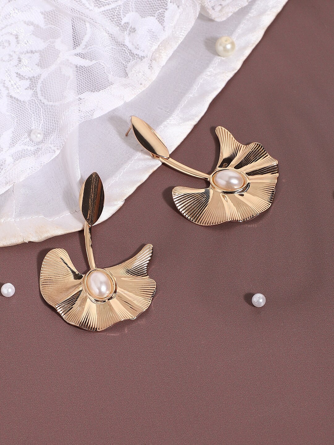 

SOHI Gold Plated Contemporary Drop Earrings