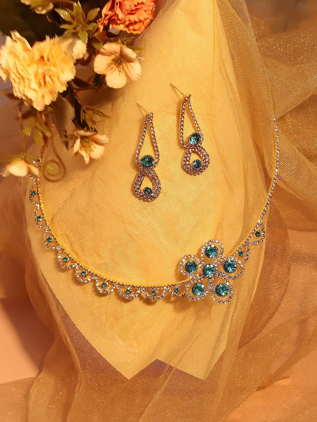 

SOHI Gold-Plated Stone-Studded & Beaded Jewellery Set, Green