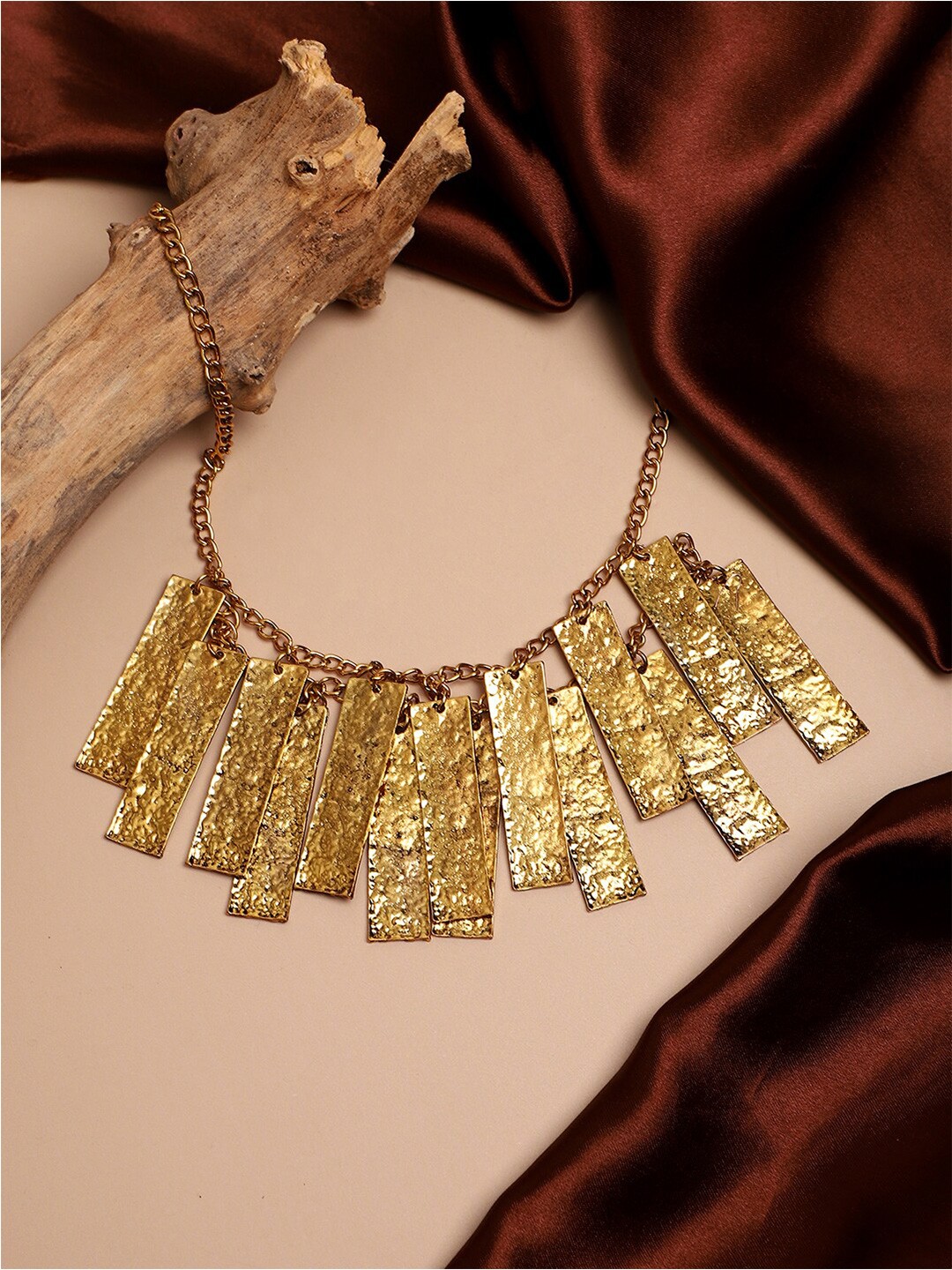 

SOHI Gold-Plated Necklace