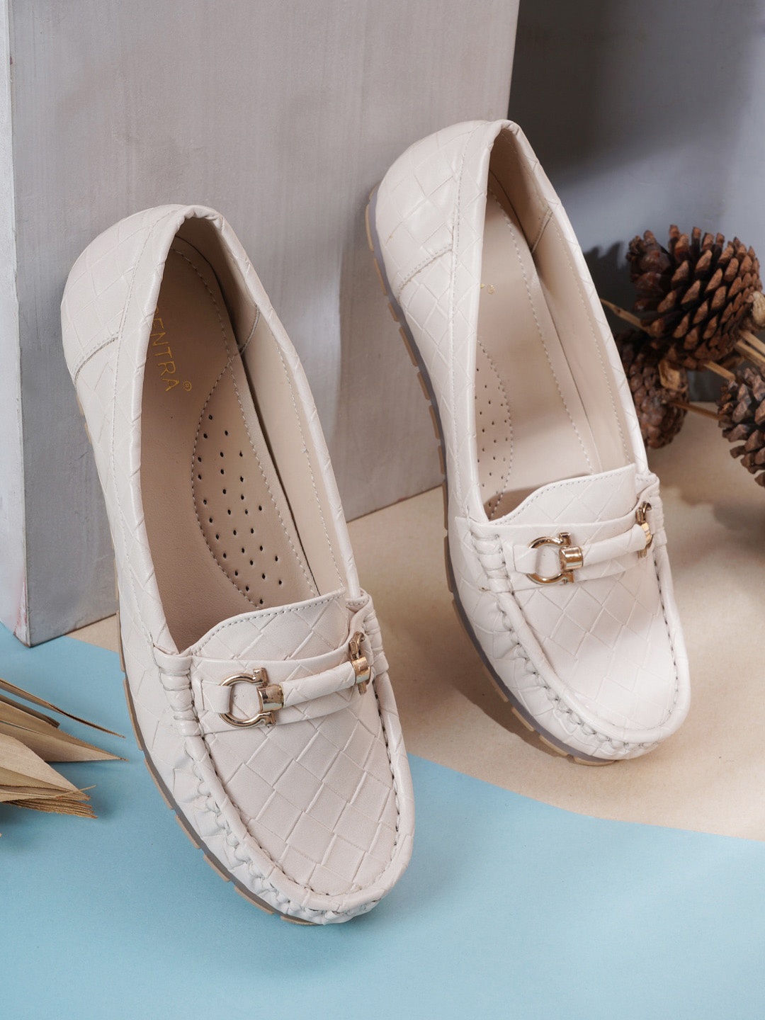 

SCENTRA Women Textured Square Toe Horsebit Loafers, Beige
