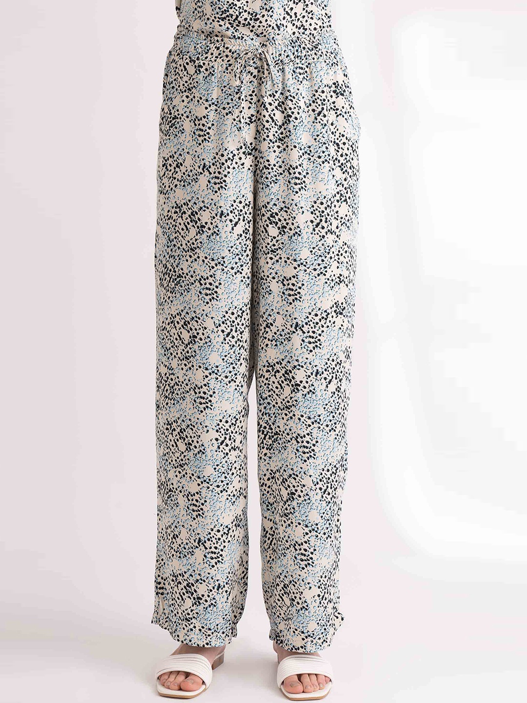 

B.Copenhagen Women Floral Printed Relaxed Loose Fit High-Rise Trousers, Cream