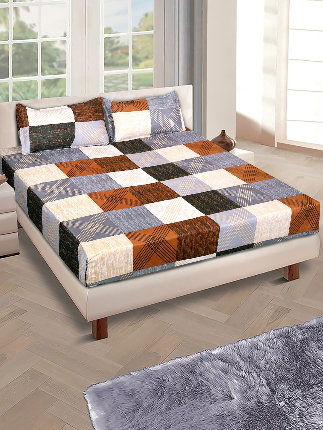 

ROMEE Grey & Beige Geometric 144 TC Microfiber Queen Bedsheet With 2 Pillow Covers