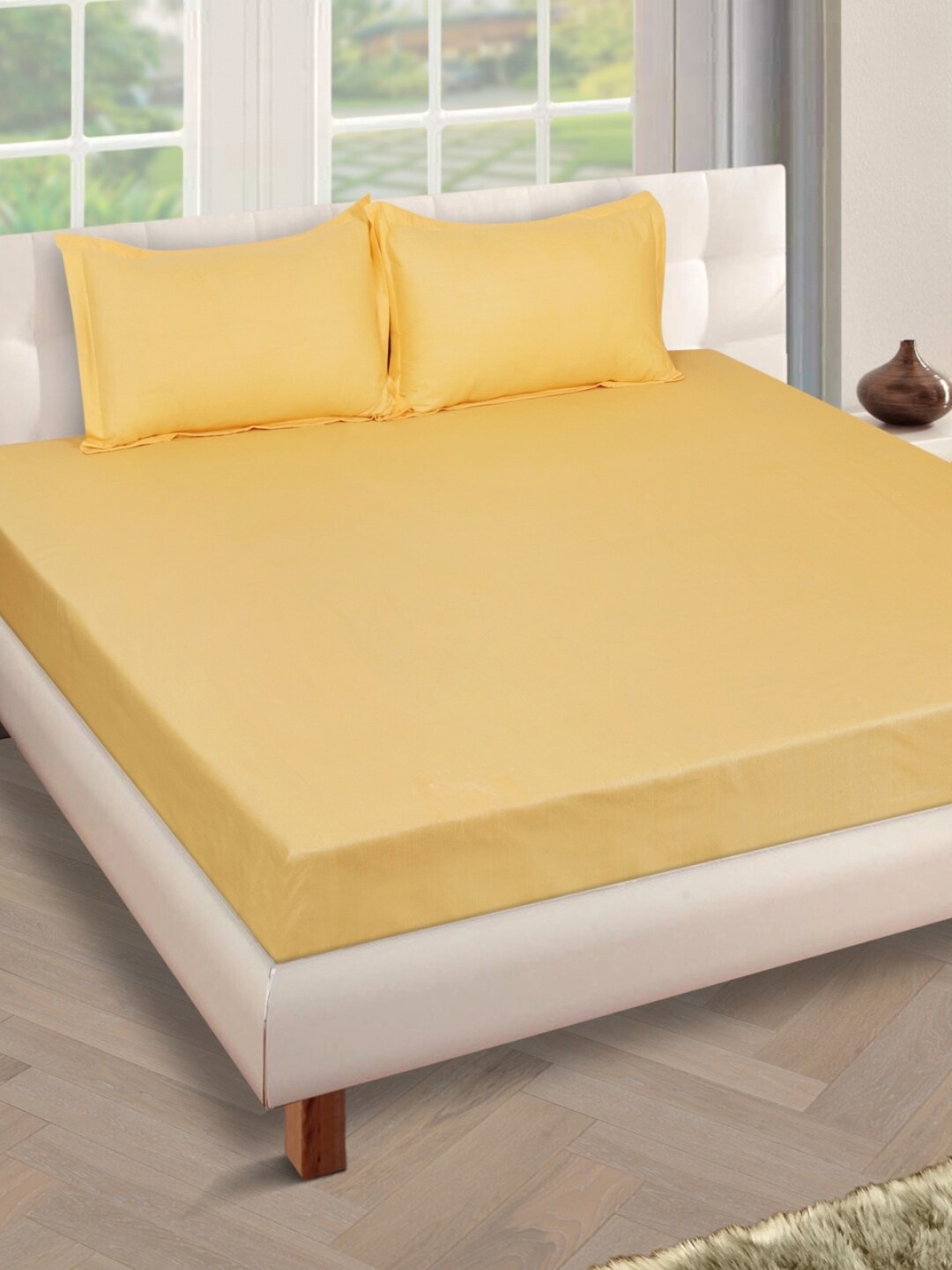 

ROMEE Yellow Solid 180 TC Queen Bedsheet with 2 Pillow Covers