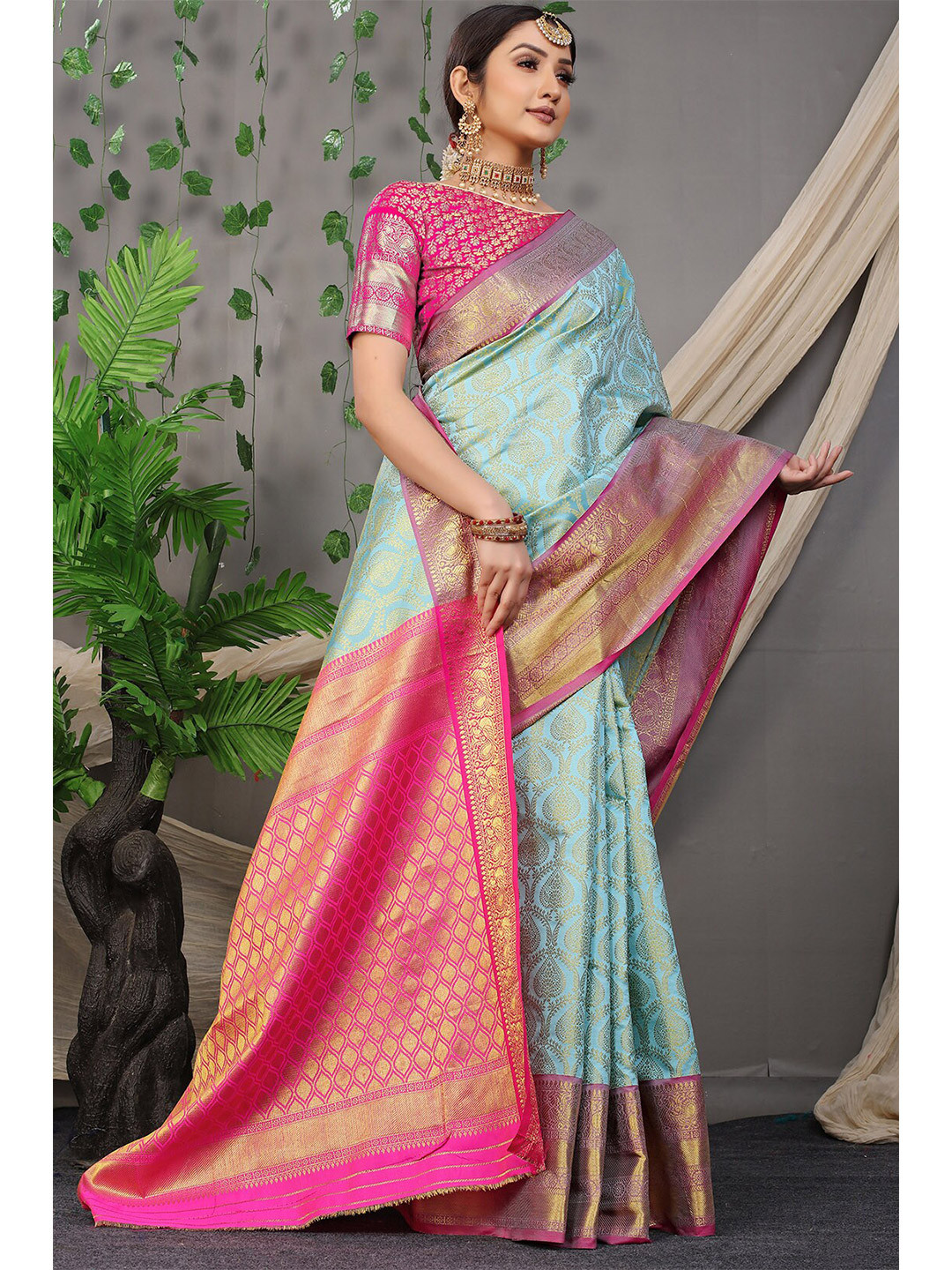 

MARGI DESIGNERS Turquoise Blue & Pink Woven Design Zari Art Silk Banarasi Saree
