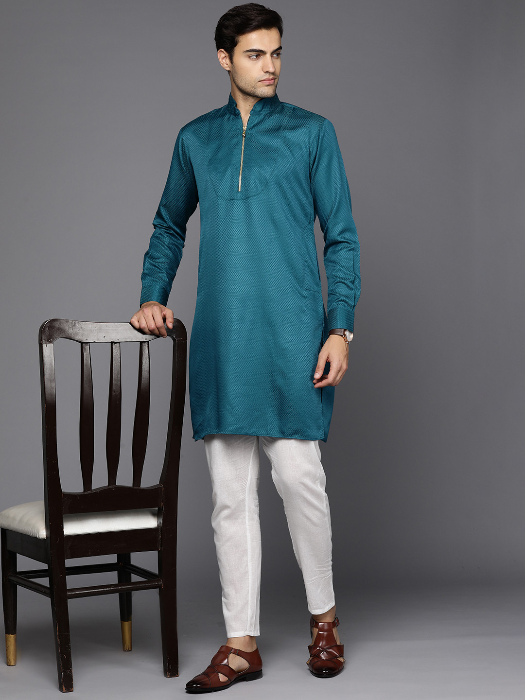 

Inddus Woven Design Jacquard Kurta, Teal