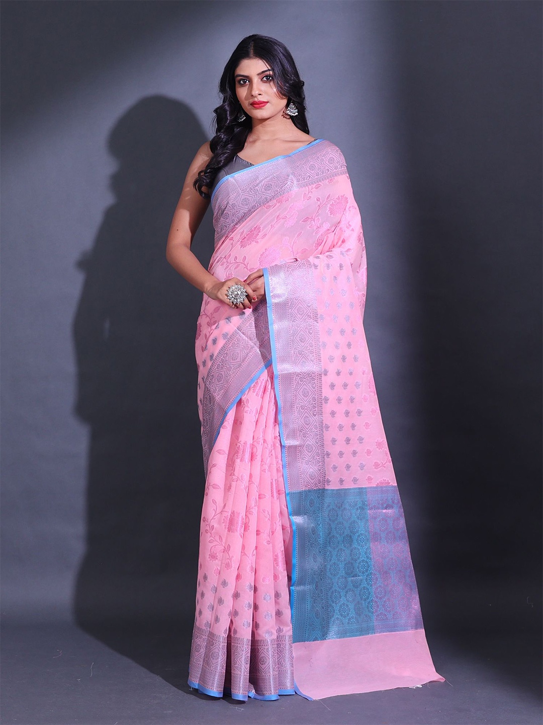 

Charukriti Floral Woven Design Zari Saree, Pink