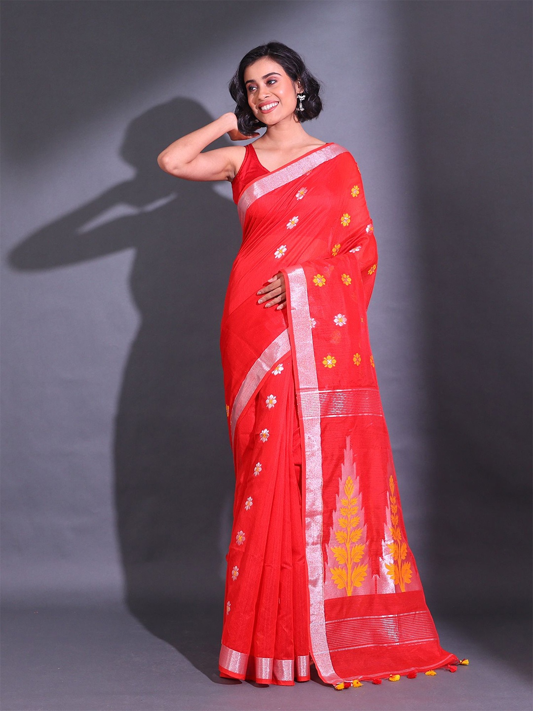 

Charukriti Floral Woven Design Zari Saree, Red
