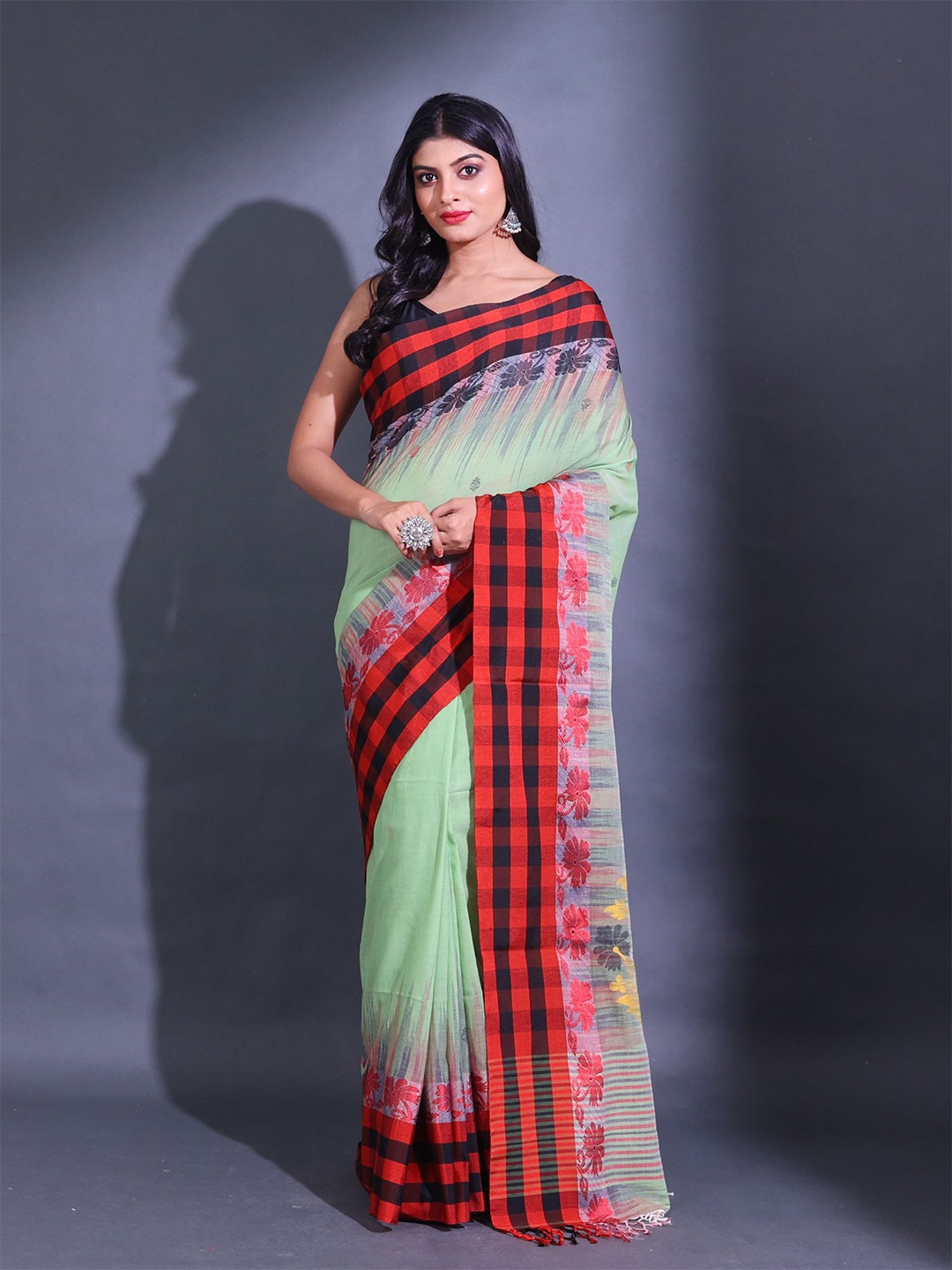 

Charukriti Ethnic Woven Design Pure Cotton Saree, Green