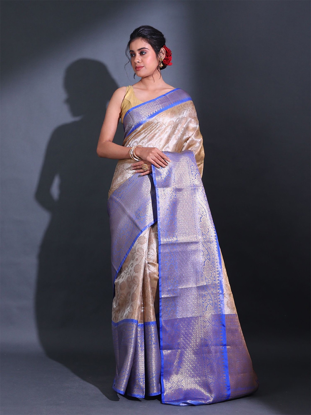 

Charukriti Woven Design Zari Silk Blend Kanjeevaram Saree, Beige
