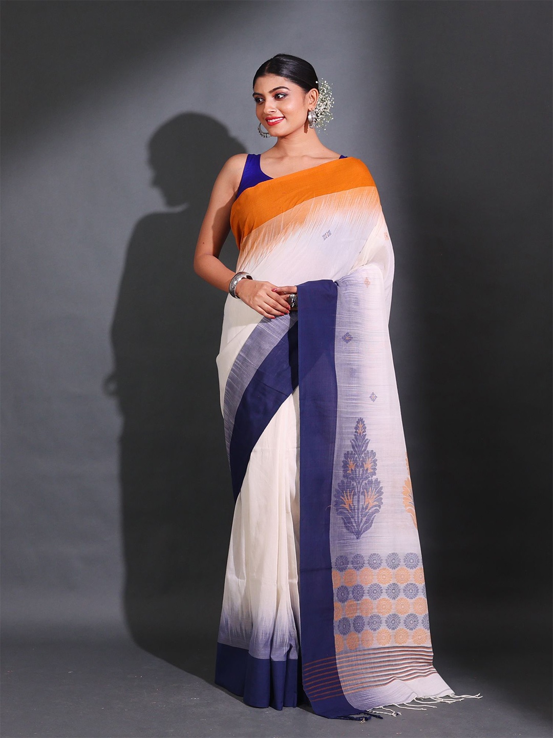 

Charukriti Ethnic Motifs Woven Design Zari Pure Cotton Saree, White