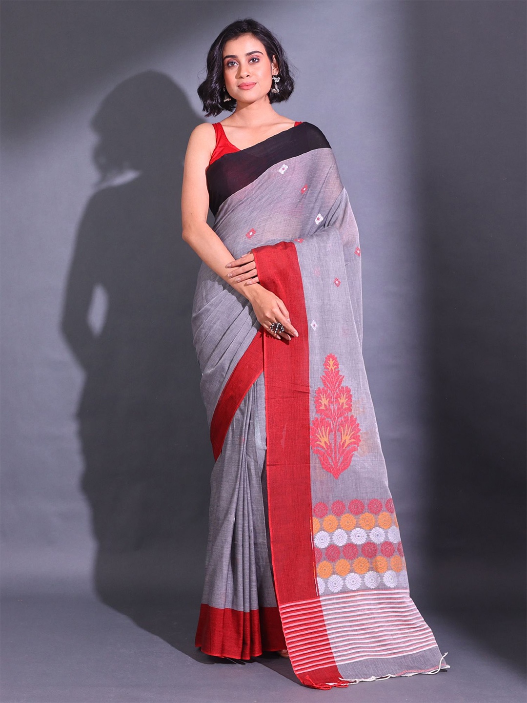 

Charukriti Floral Woven Design Pure Cotton Saree, Grey